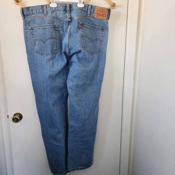 Levis 505 mens 42x32 Levi Jeans used good condition - Picture 4 of 5